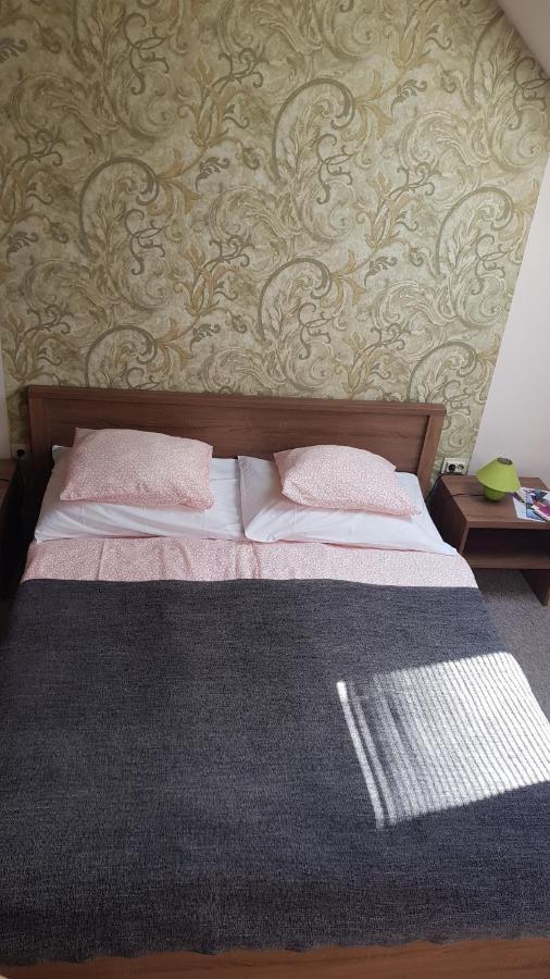 Vegvar Delux Apartman Gyula Dış mekan fotoğraf