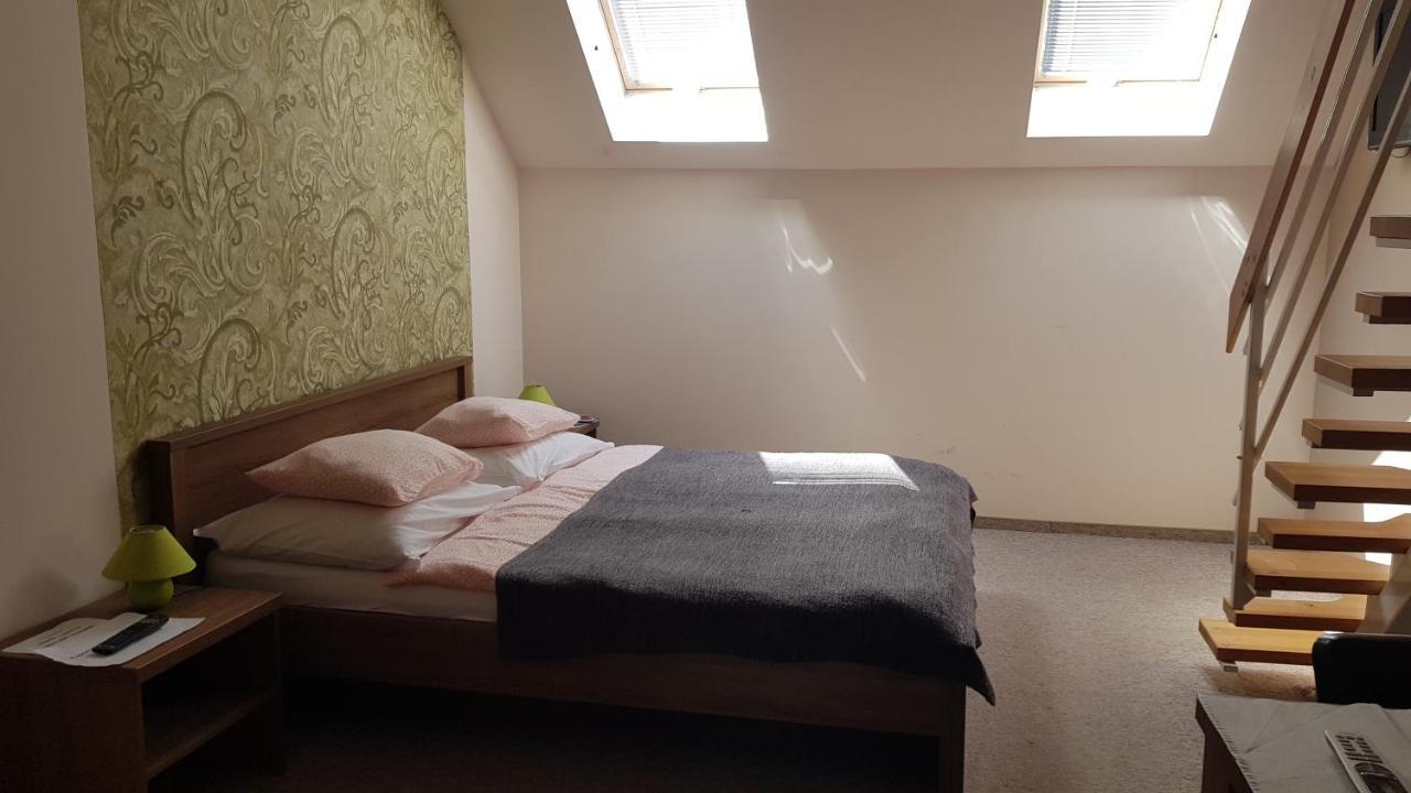 Vegvar Delux Apartman Gyula Dış mekan fotoğraf